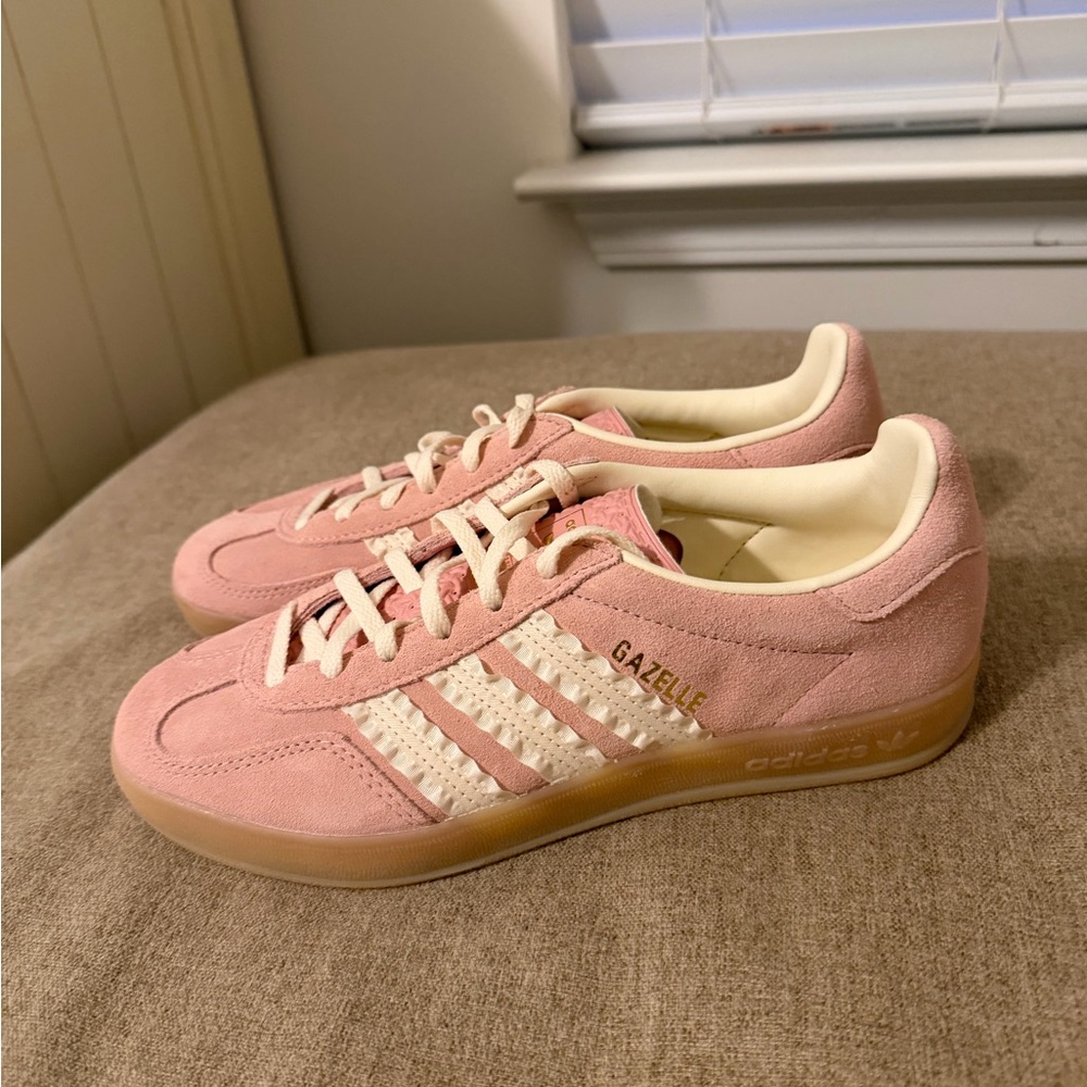 Adidas Originals Gazelle Indoor Sneakers in Wonder Mauve/Cream White/Gum Size 7 - Picture 2 of 9